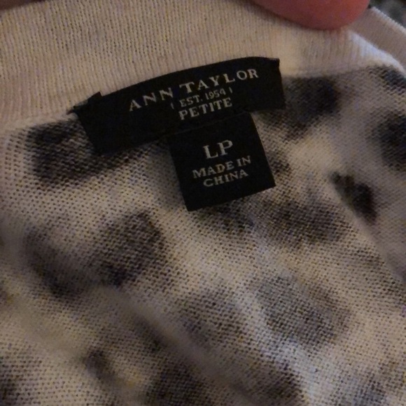 ANN TAYLOR Leopard Cardigan Sweater- Sz L Petite - Picture 3 of 5